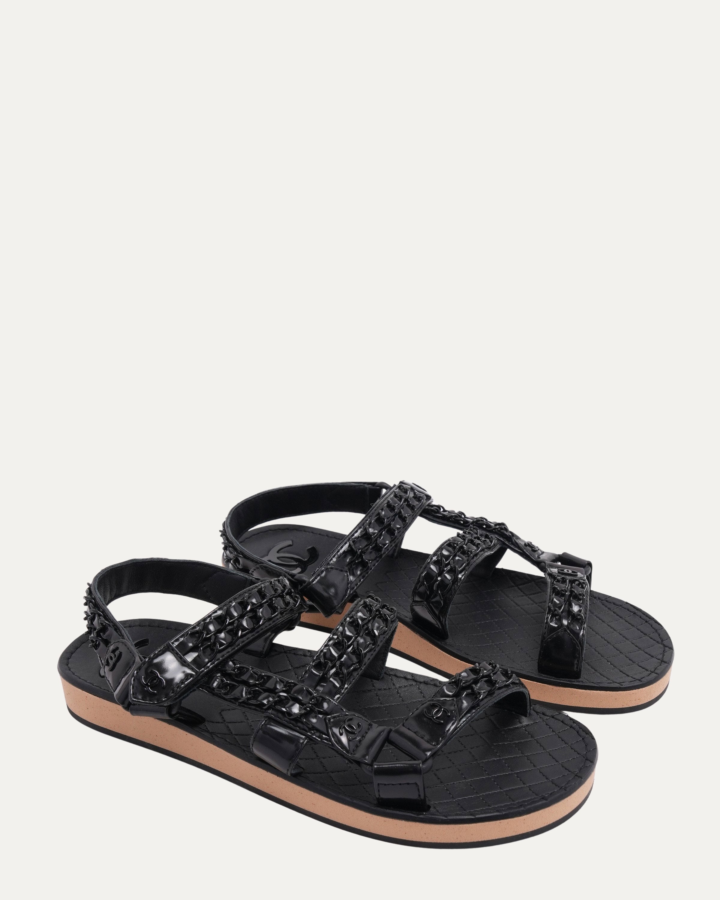 CHANEL ブラックレザー ポインテッドトゥシューズ Chanel Chain Dad Sandals – Justin Reed