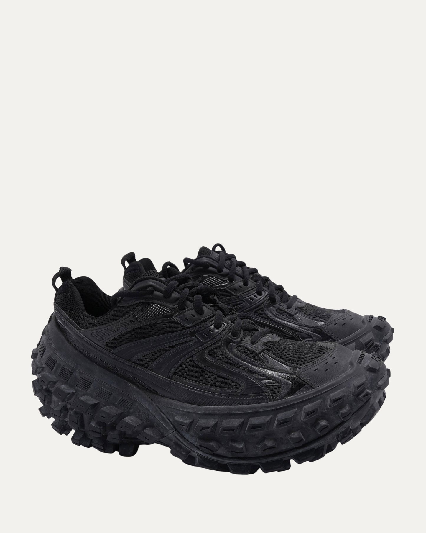Defender Sneaker