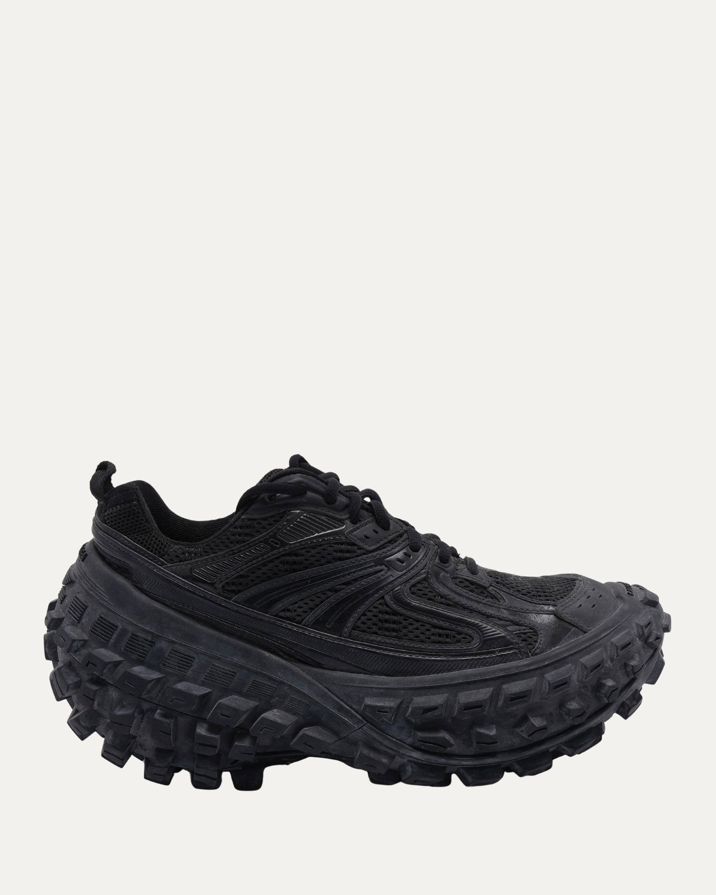 Defender Sneaker
