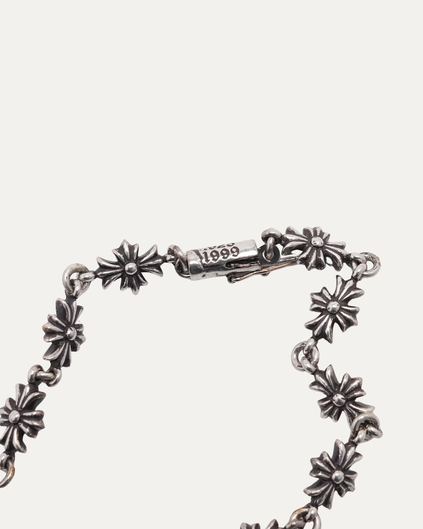 Tiny E Bracelet