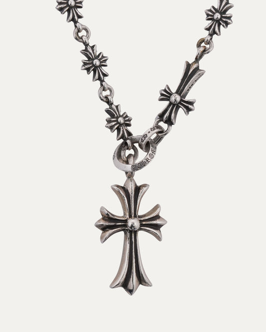 Tiny E Choke Chain Necklace