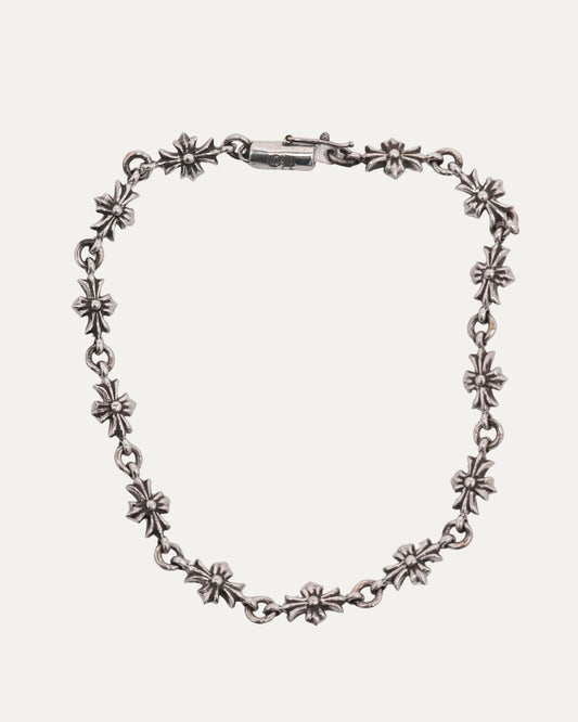 Tiny E Bracelet