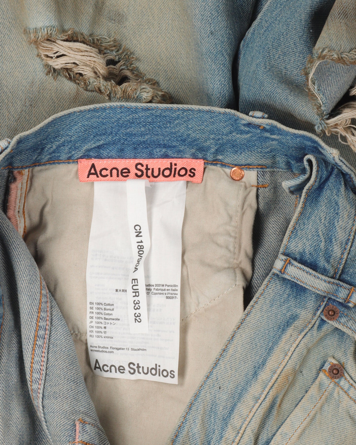 Loose Fit Distressed Jeans