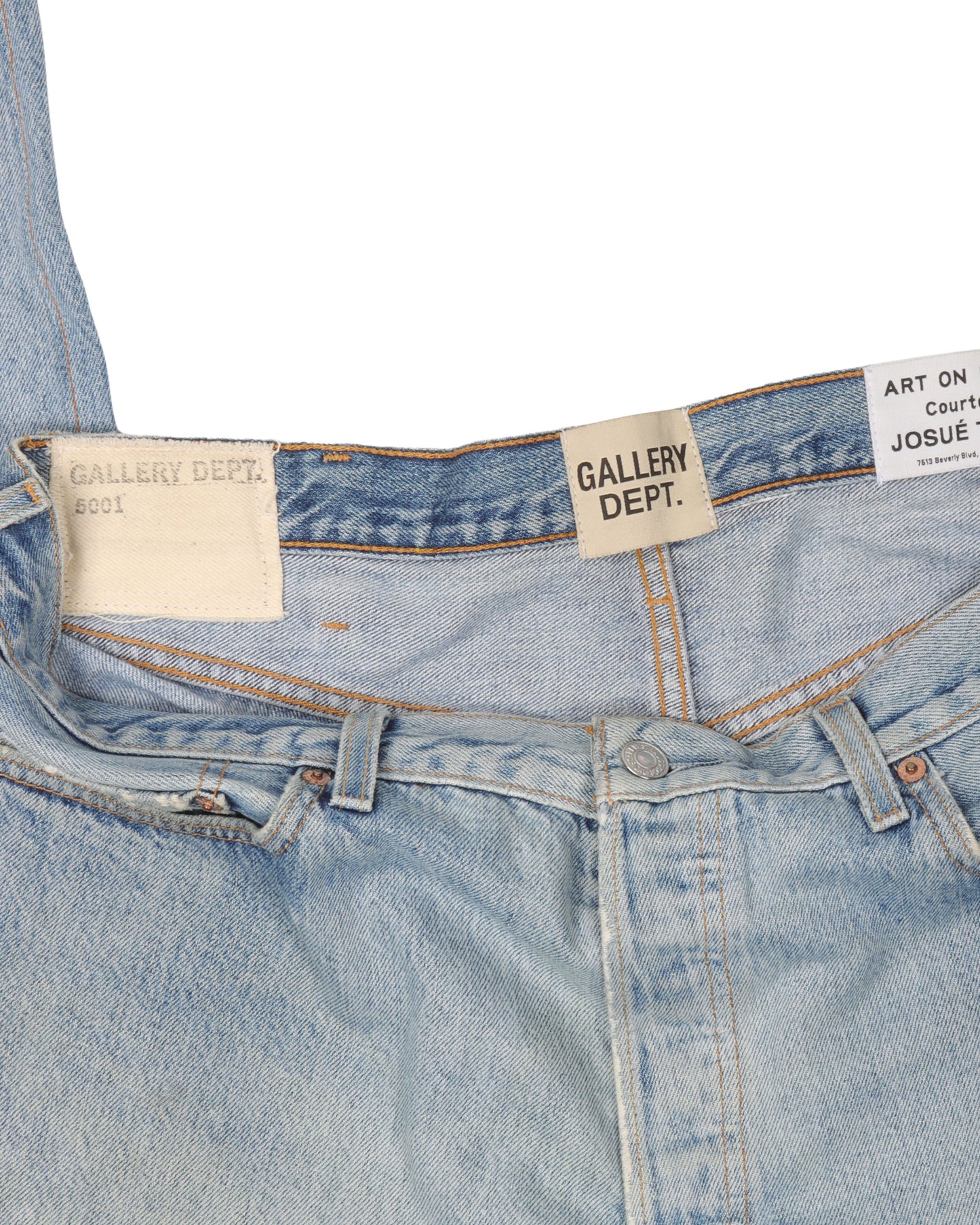 5001 Distressed Jeans