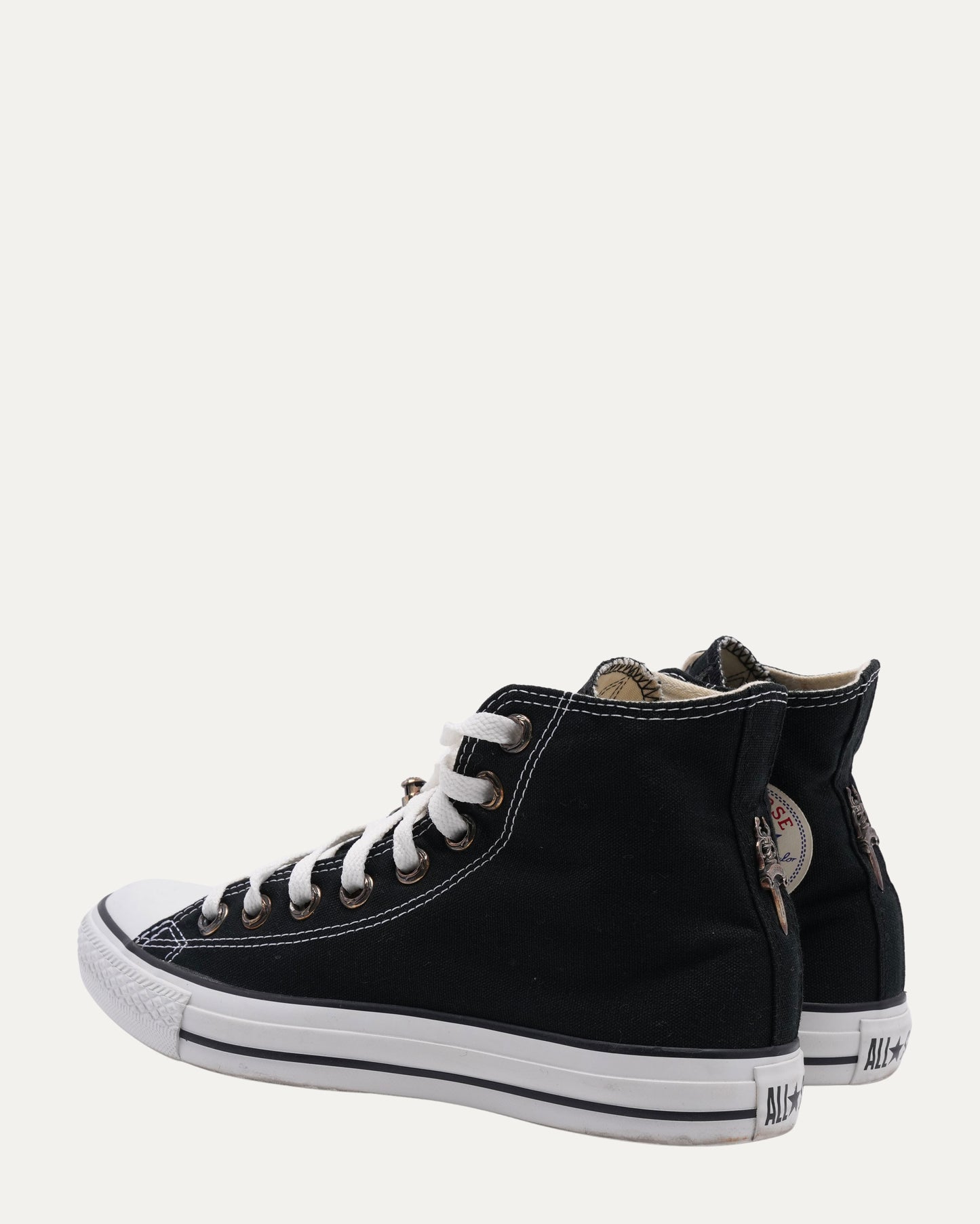 Star Patch Converse Chuck Taylor Sneakers