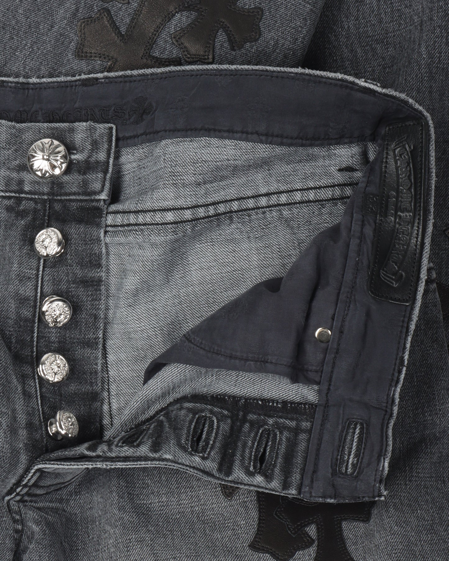 Fleur-Knee Cross Patch Jeans