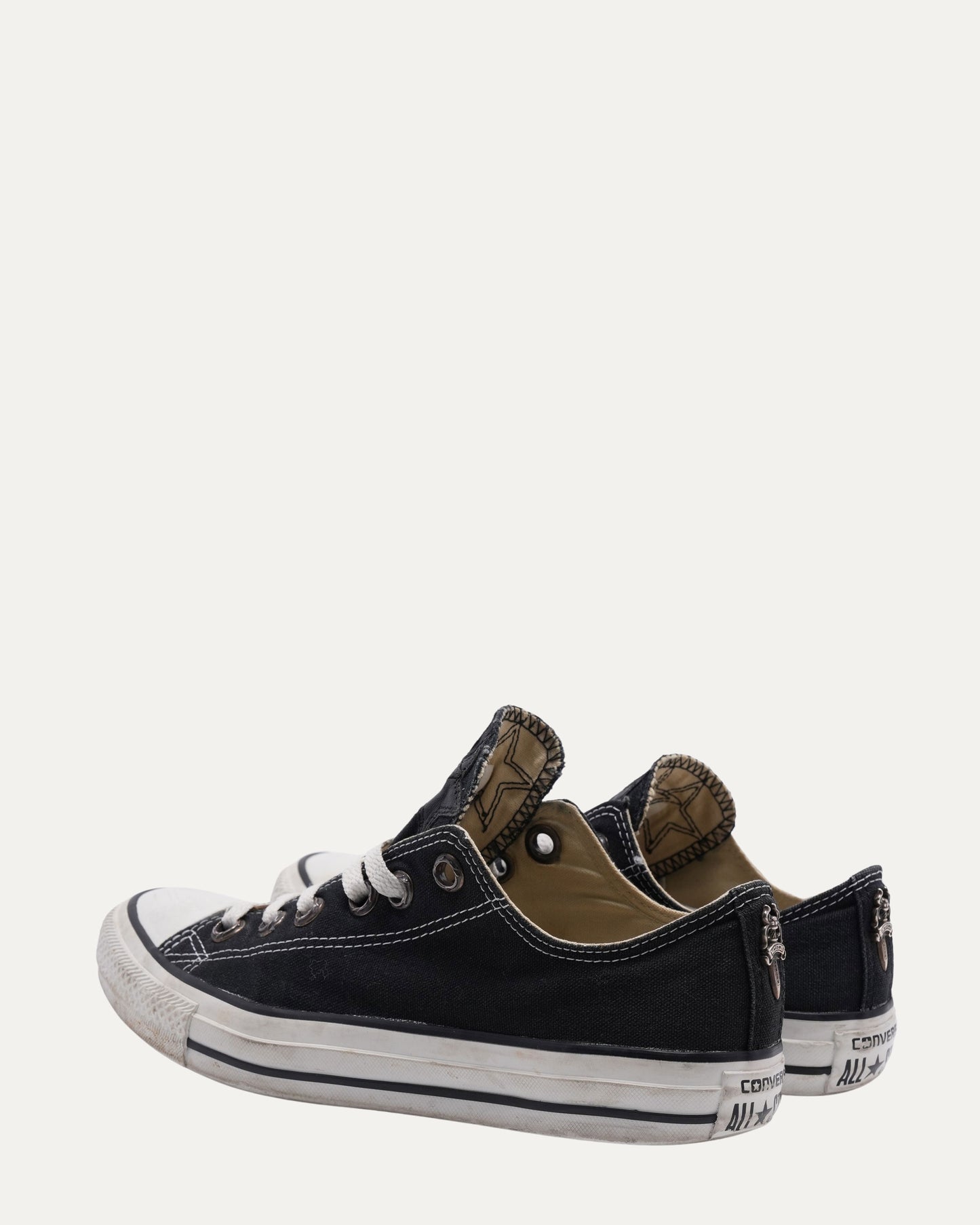 Star Patch Converse Chuck Taylor Low Top Sneakers