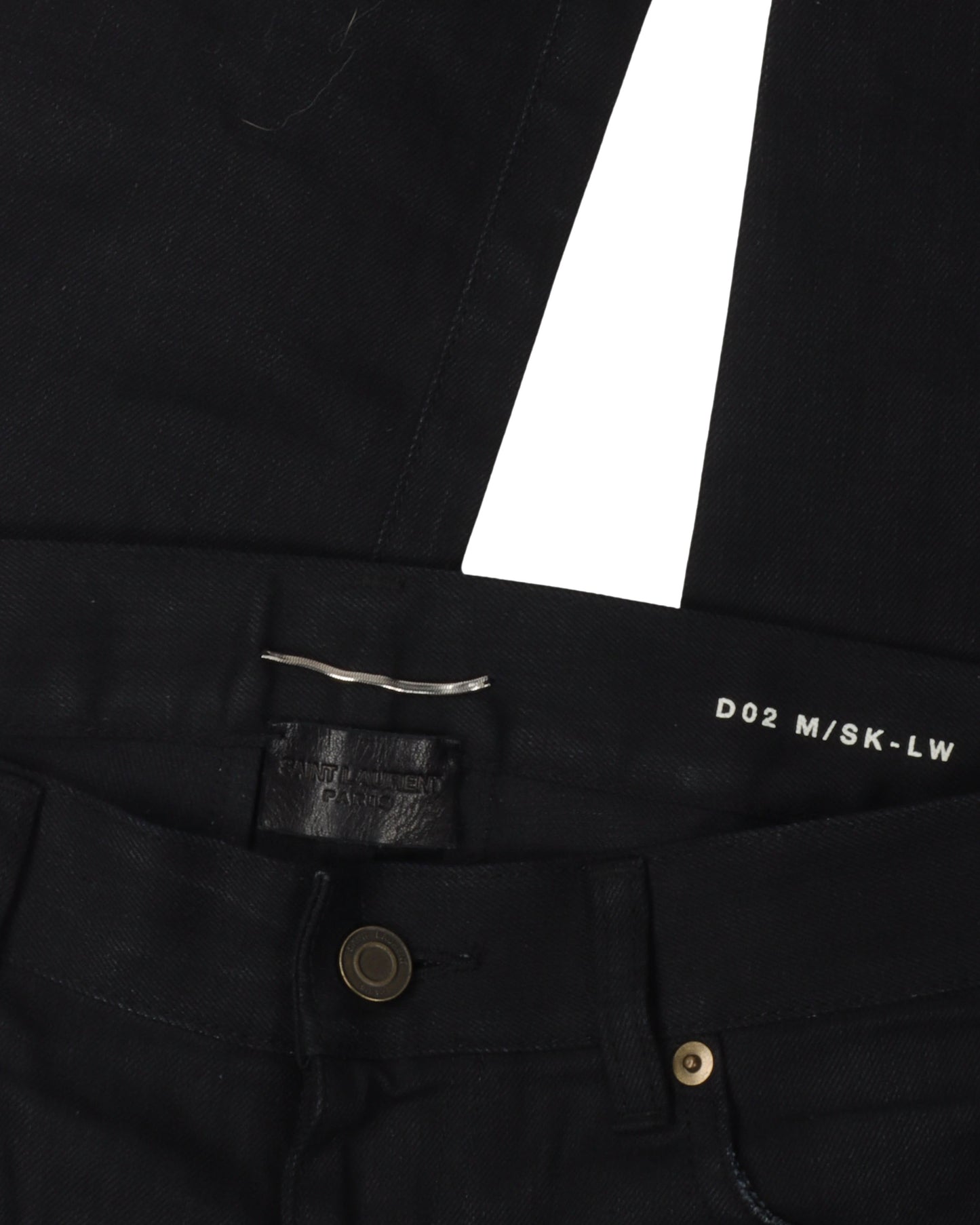 D02 Distressed Jeans