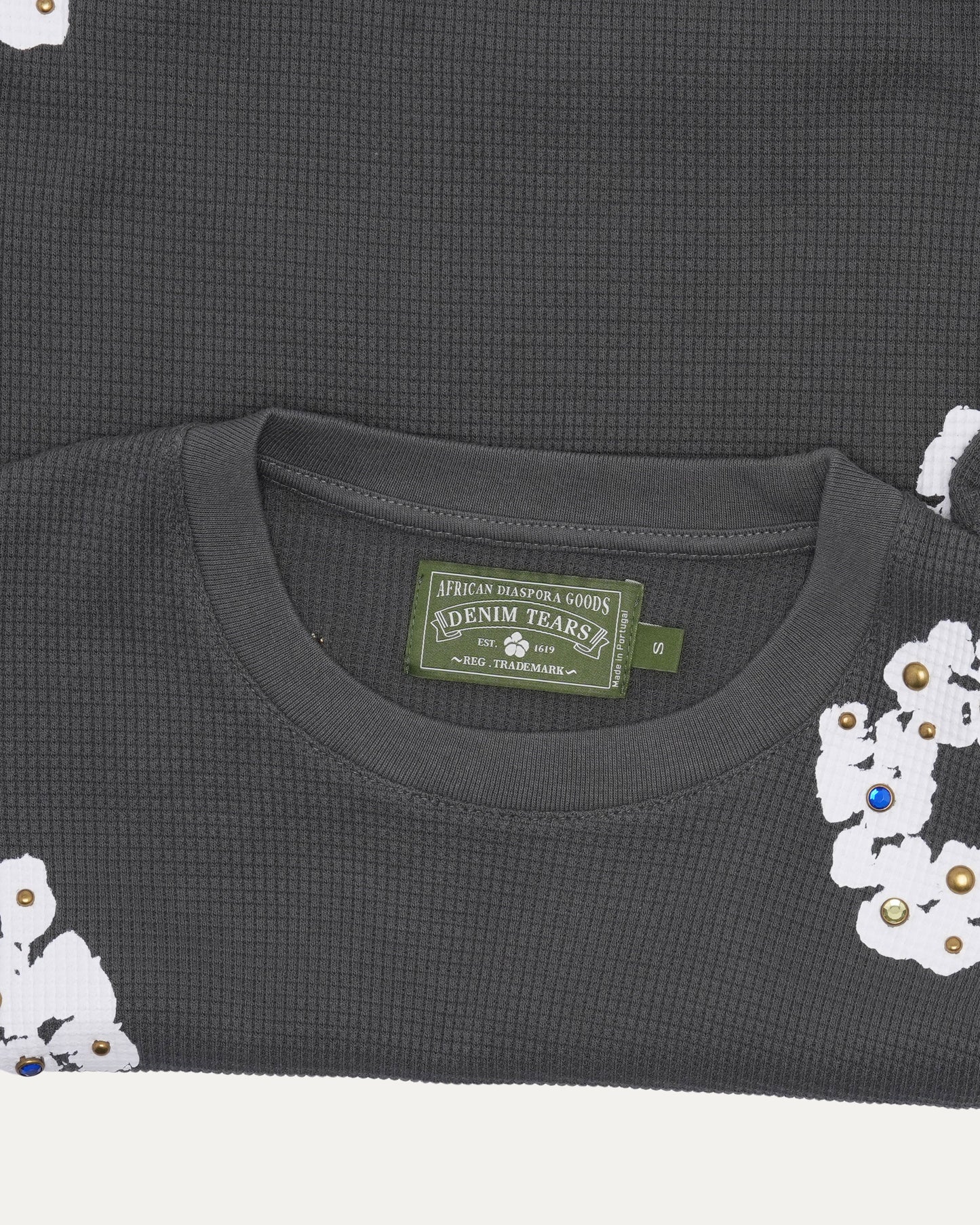 Studded Cotton Wreath Thermal