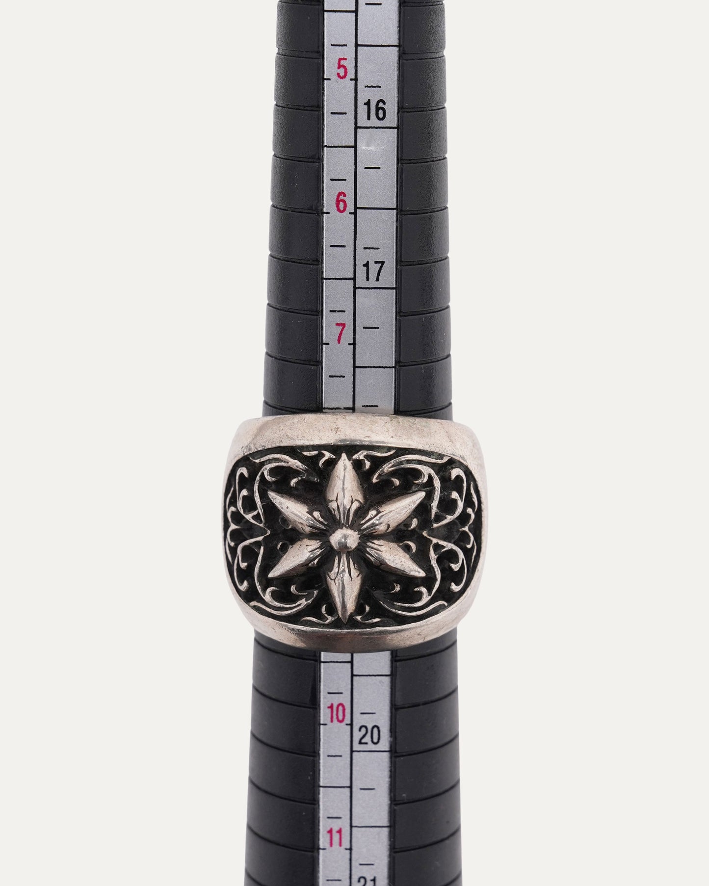 Oval Star Ring