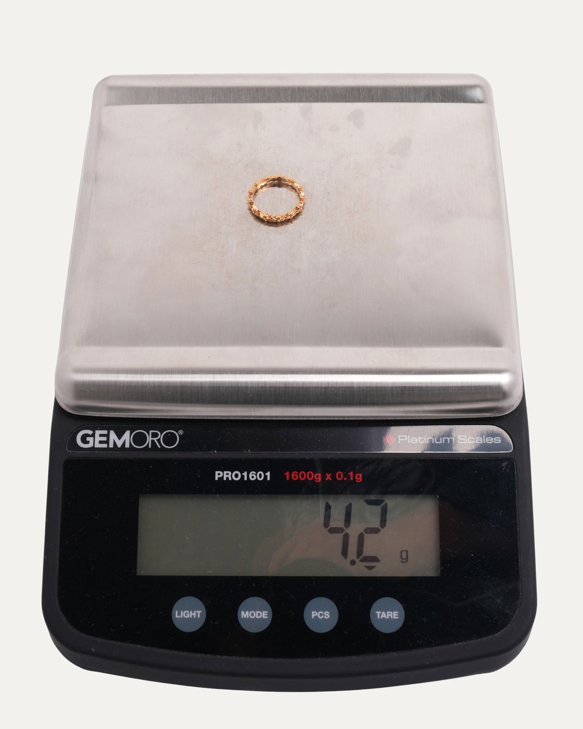Gold Tiny E Band Ring