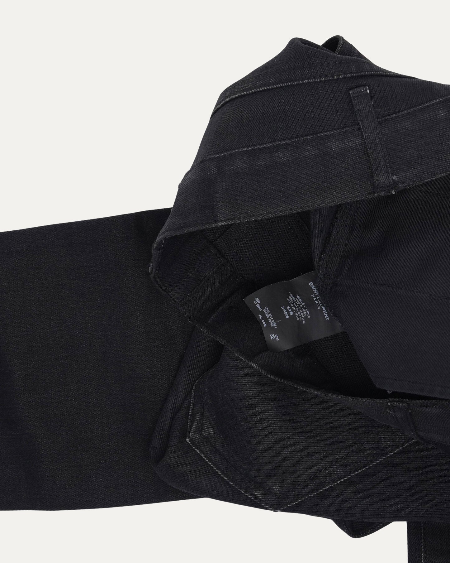 D02 Raw Hem Skinny Jeans