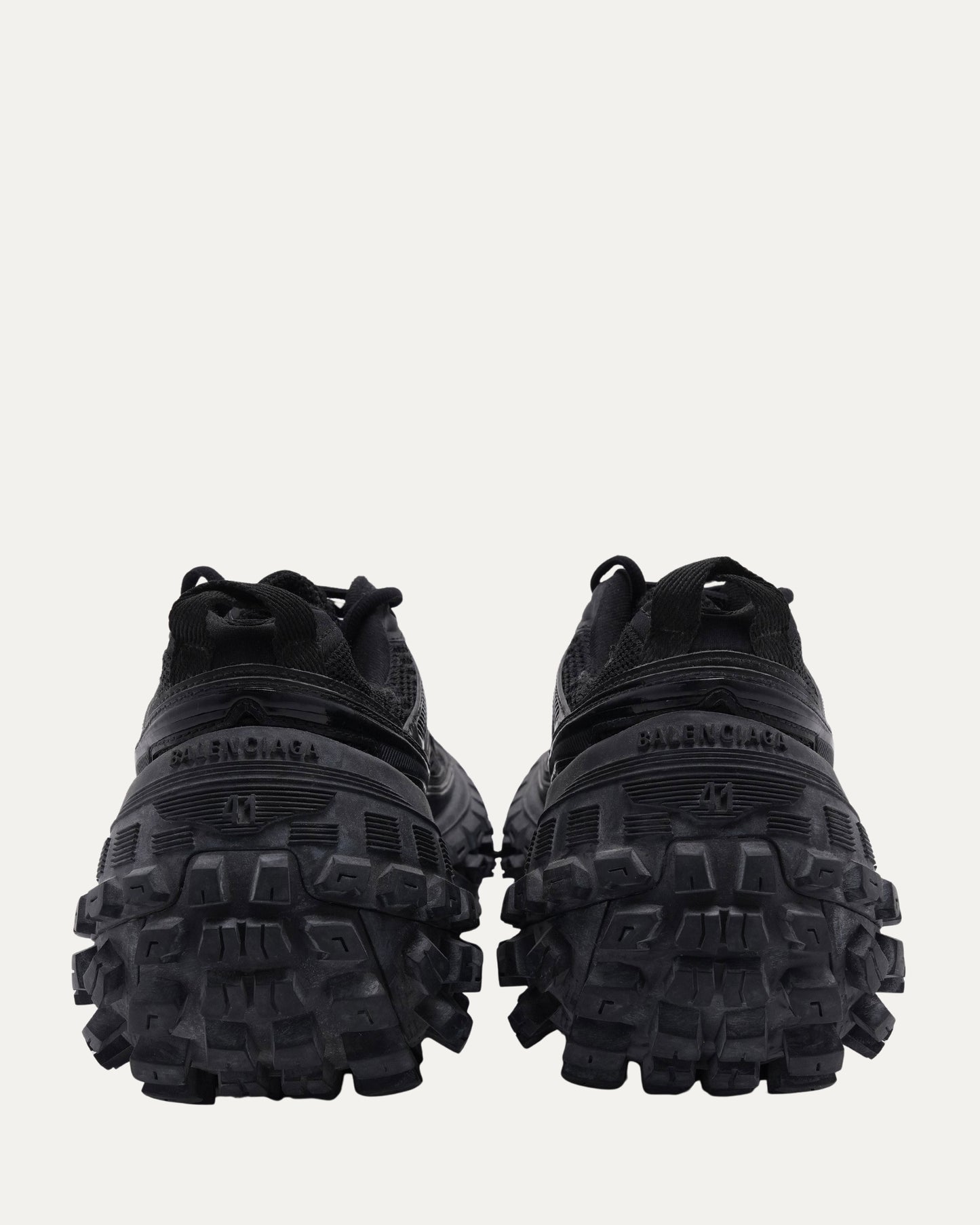 Defender Sneaker