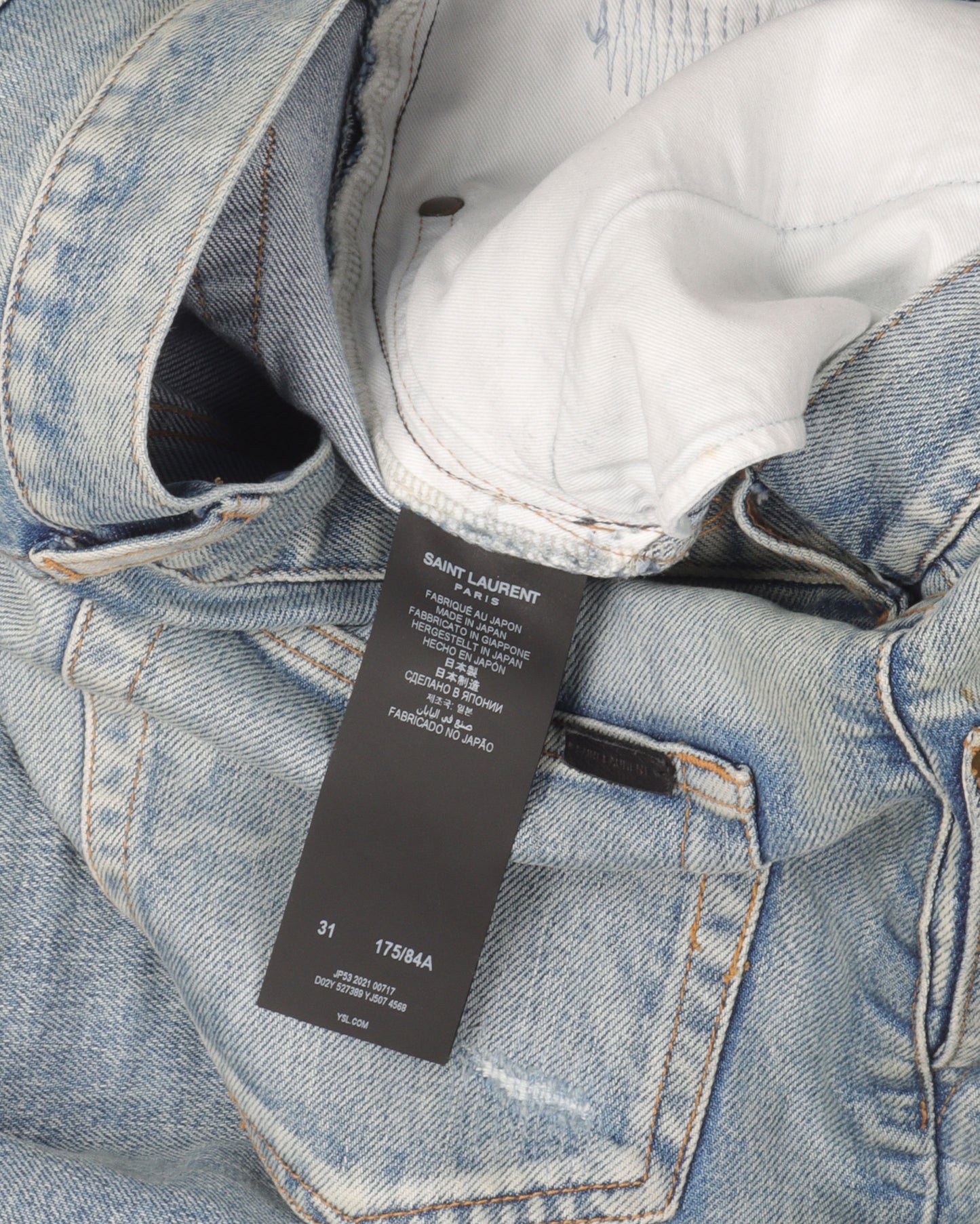 Knee Rip Light Wash Jeans