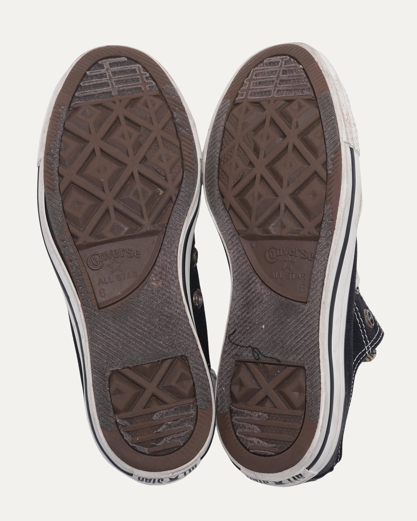 Star Patch Converse Chuck Taylor Low Top Sneakers