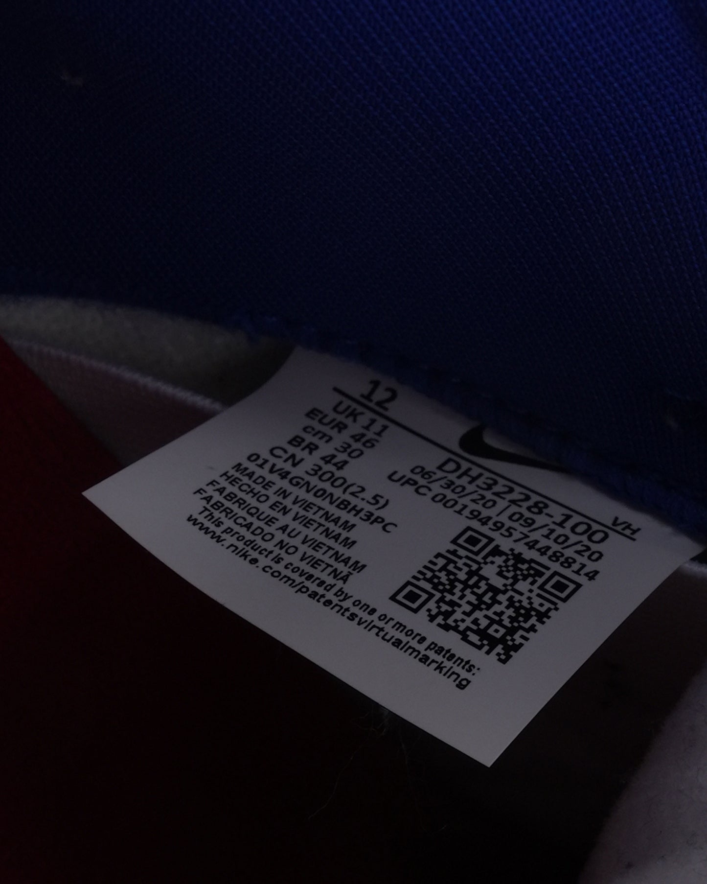 SB Dunk Low Supreme Stars