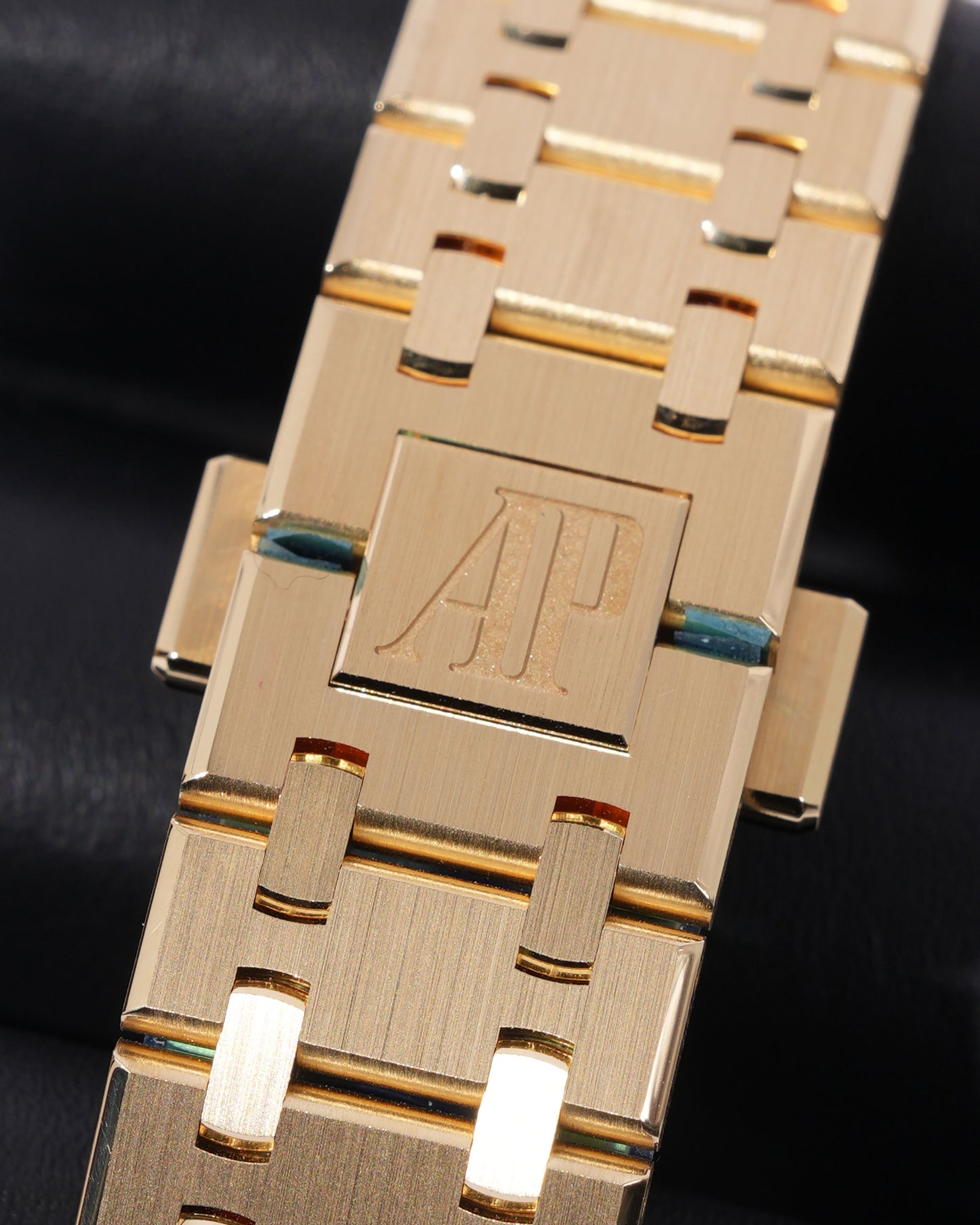 1017 ALYX 9SM Yellow Gold Royal Oak Self-Winding 37mm