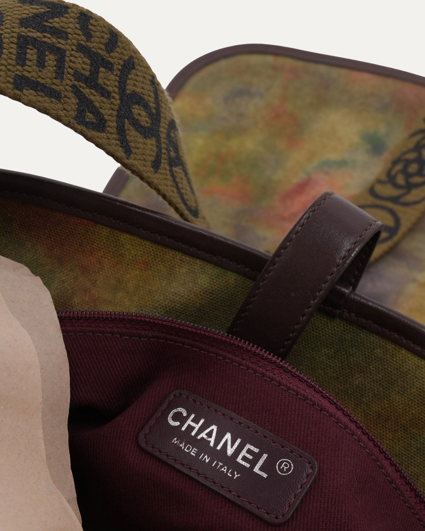 Washed Toile Graffiti On The Pavements Small Messenger Bag