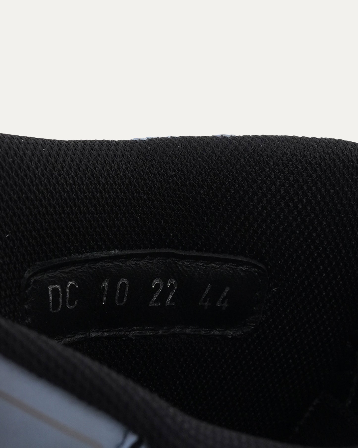 B30 Sneakers