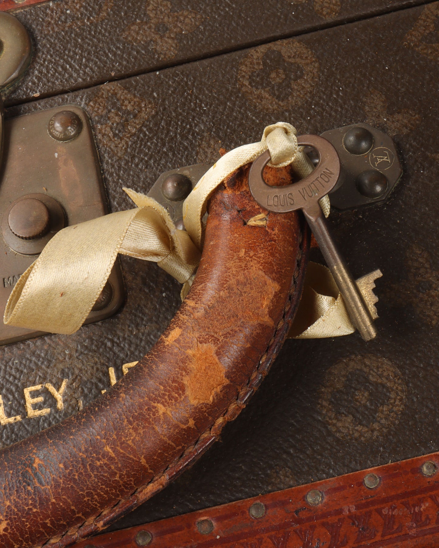 Vintage Alzer 65 Trunk