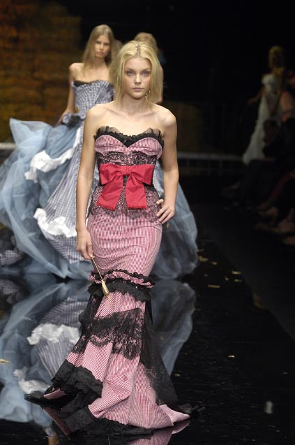 SS 2006 Gingham And Lace Runway Gown