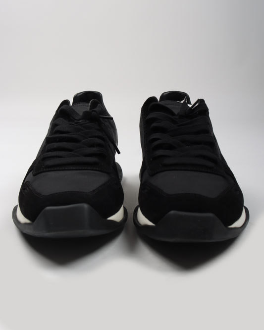 New Vintage Lace-Up Runner