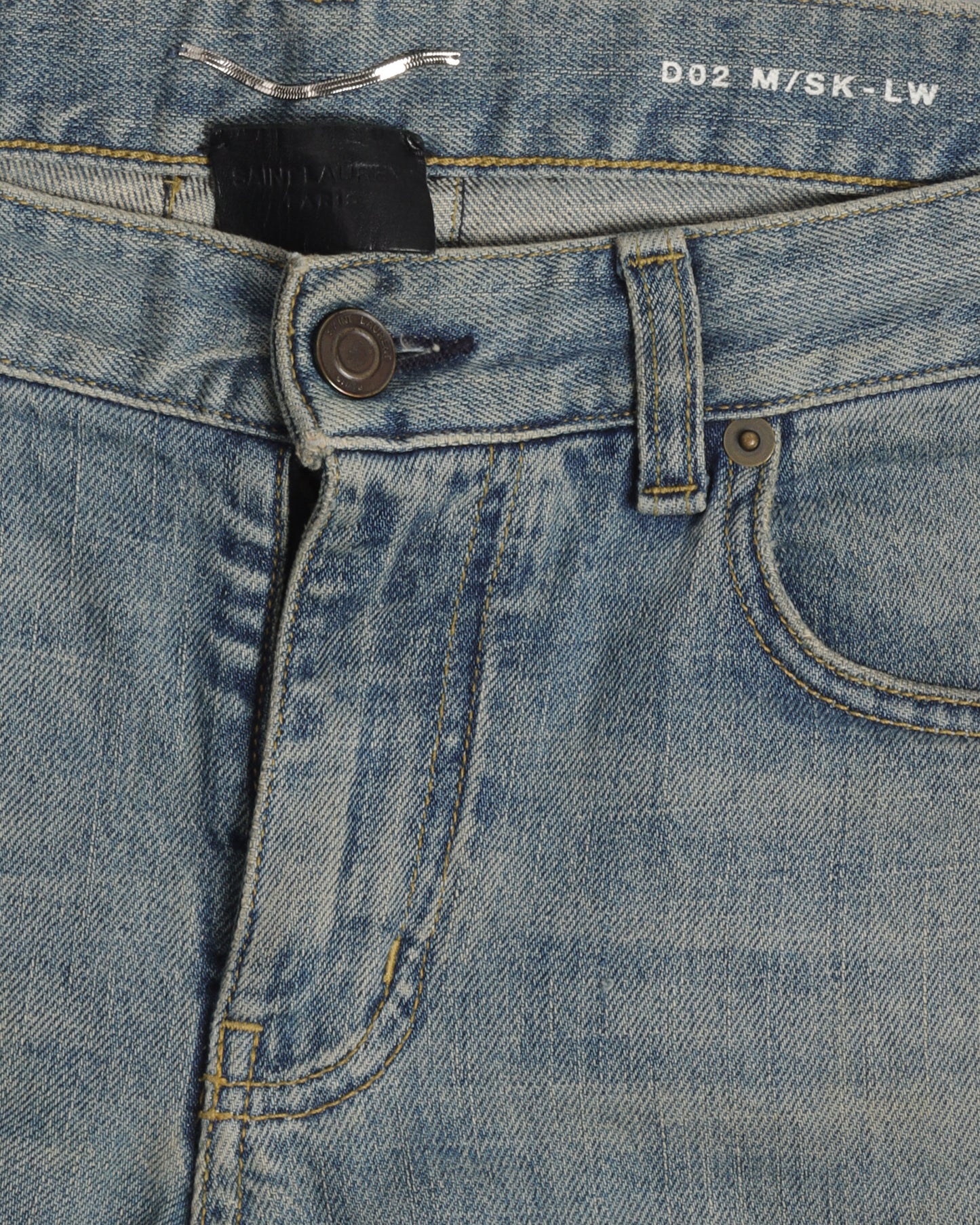 D02 Fade Wash Jeans