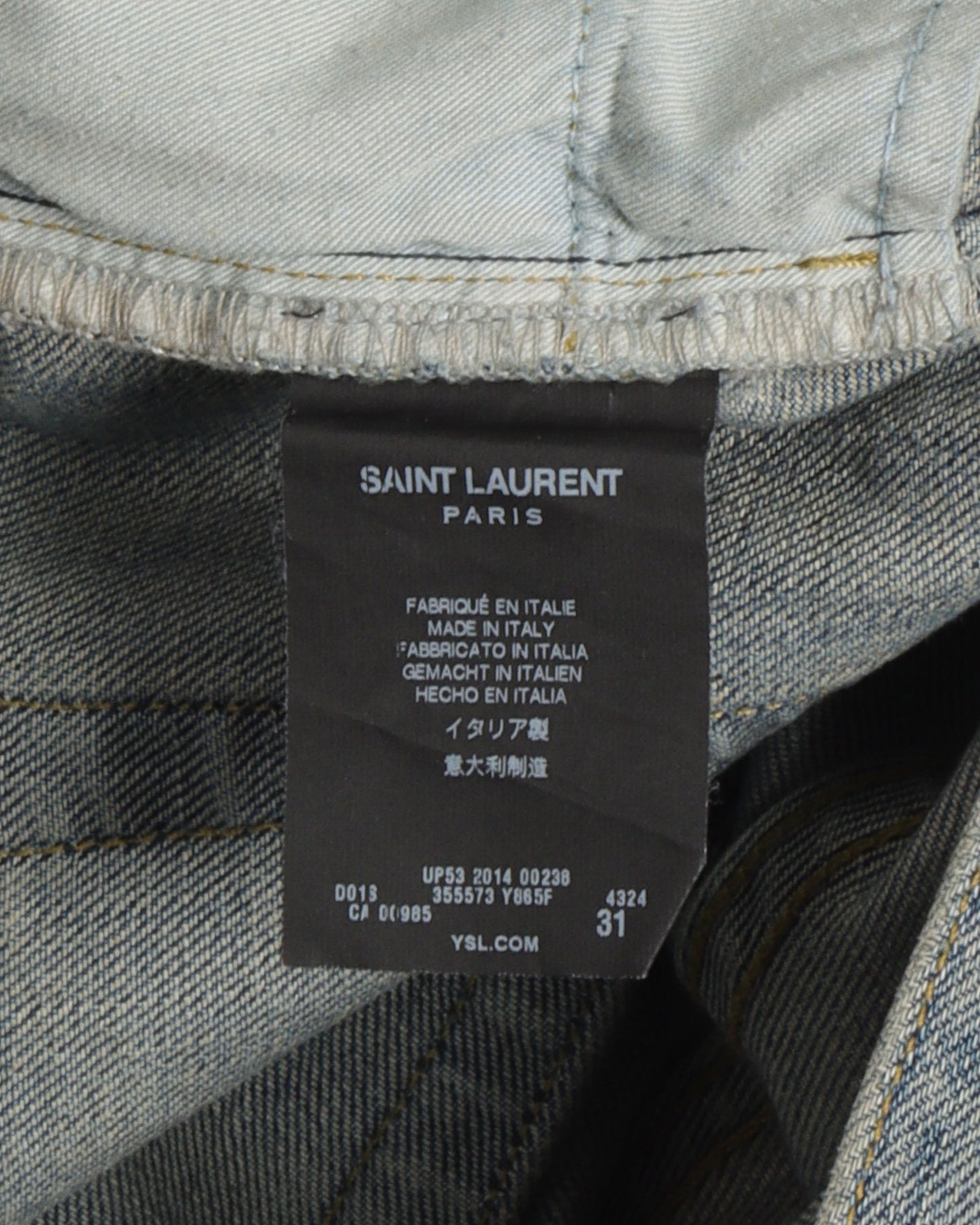D02 Fade Wash Jeans