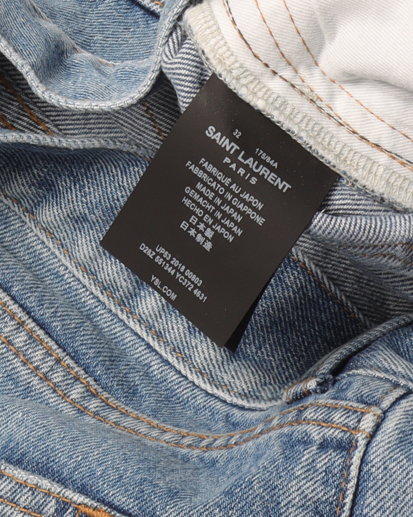 D18 Distressed Denim