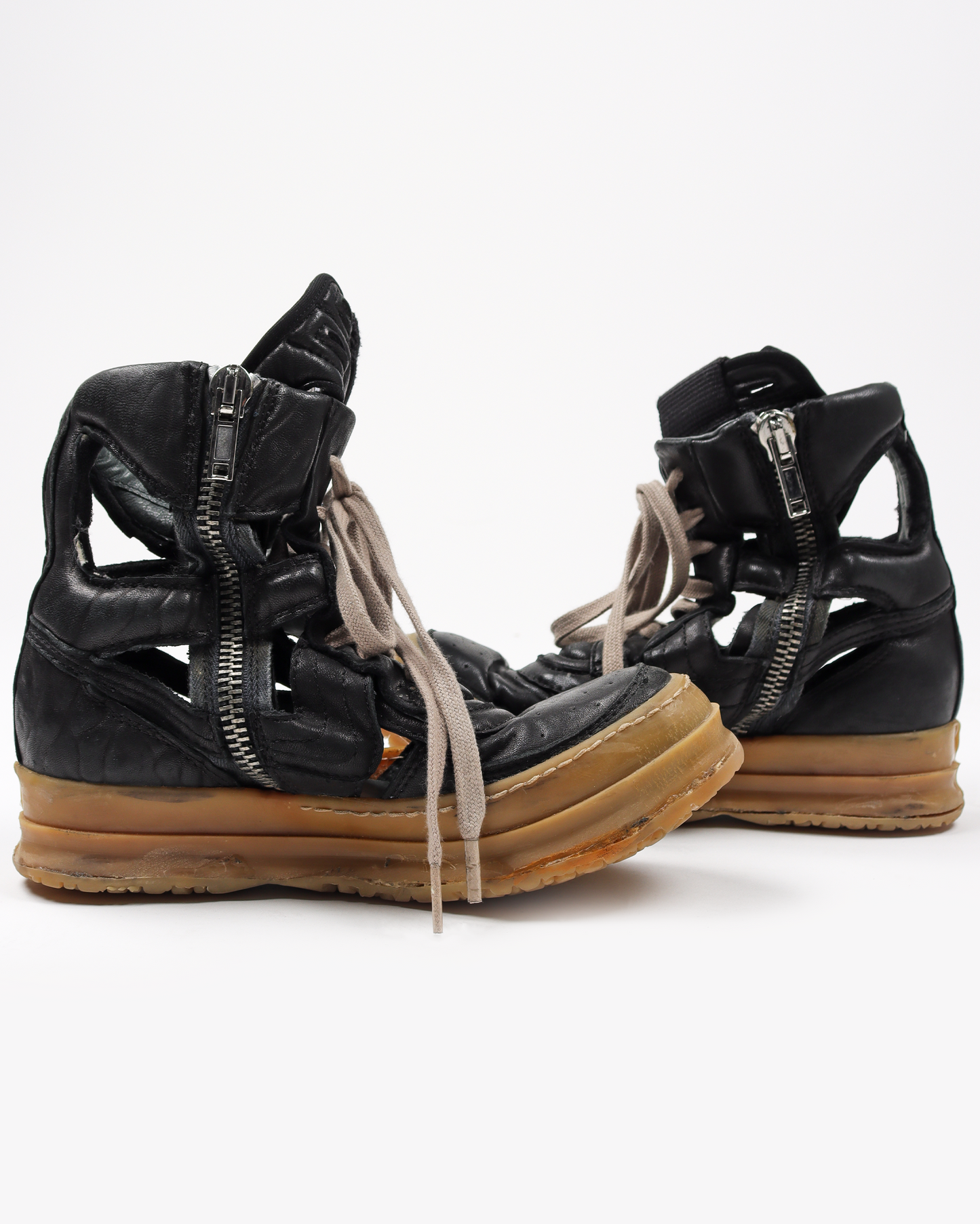 Cut-out Dunk