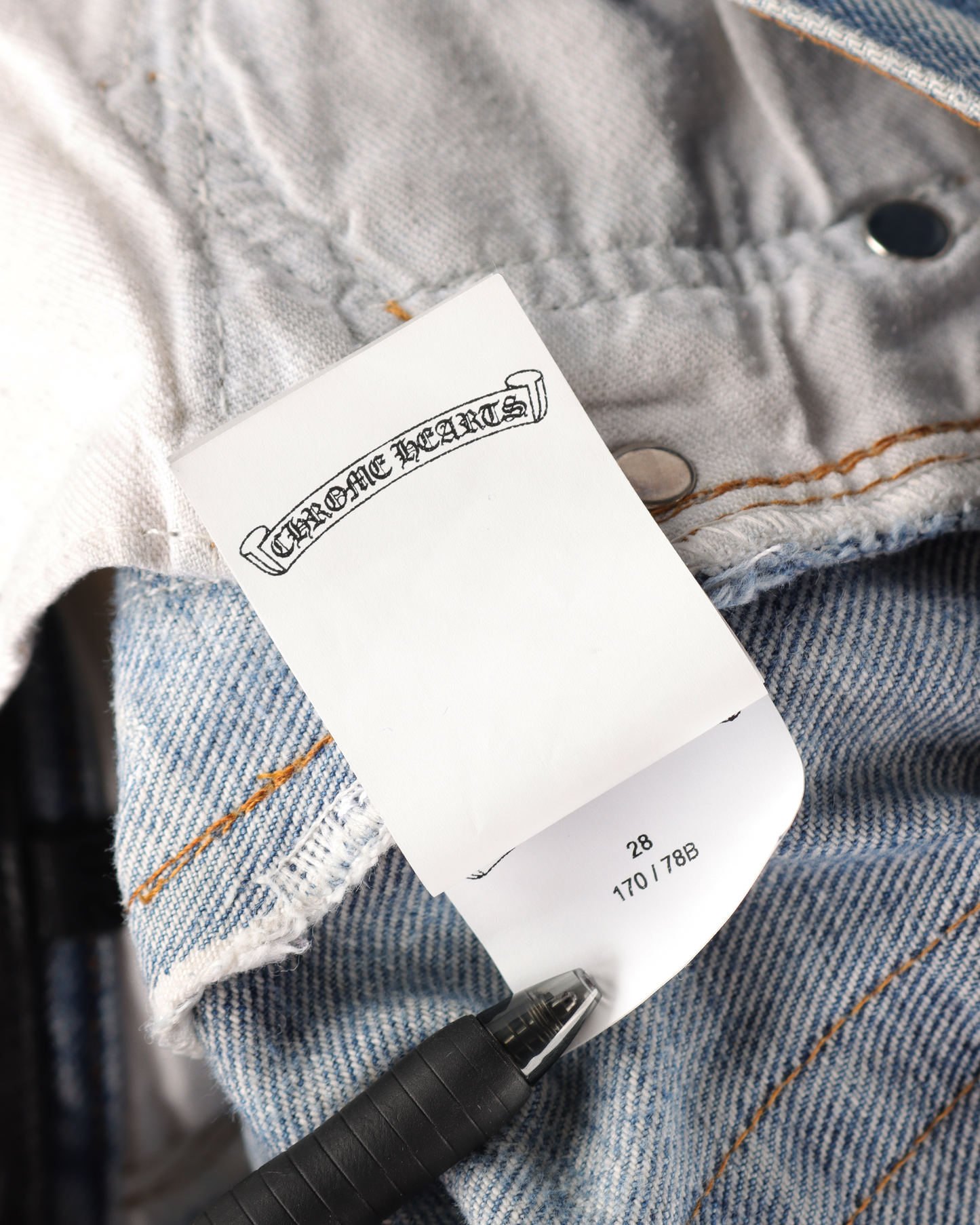 LEVI'S WHITE CROSS PATCH DENIM