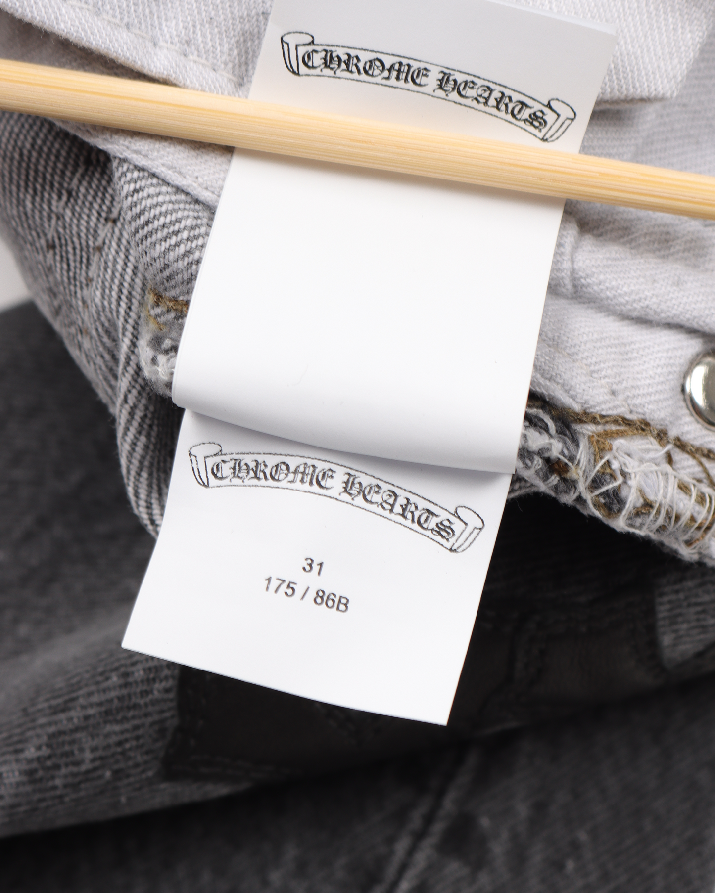 LEVI'S LEOPARD CROSS PATCH DENIM