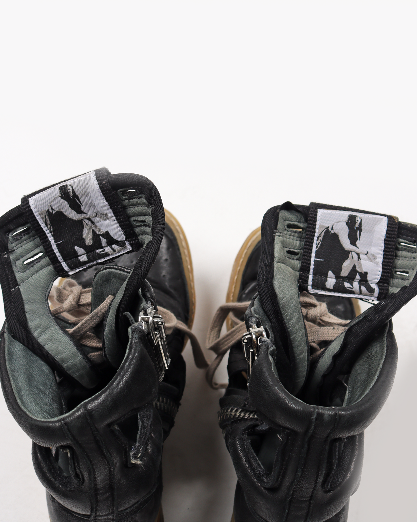 Cut-out Dunk