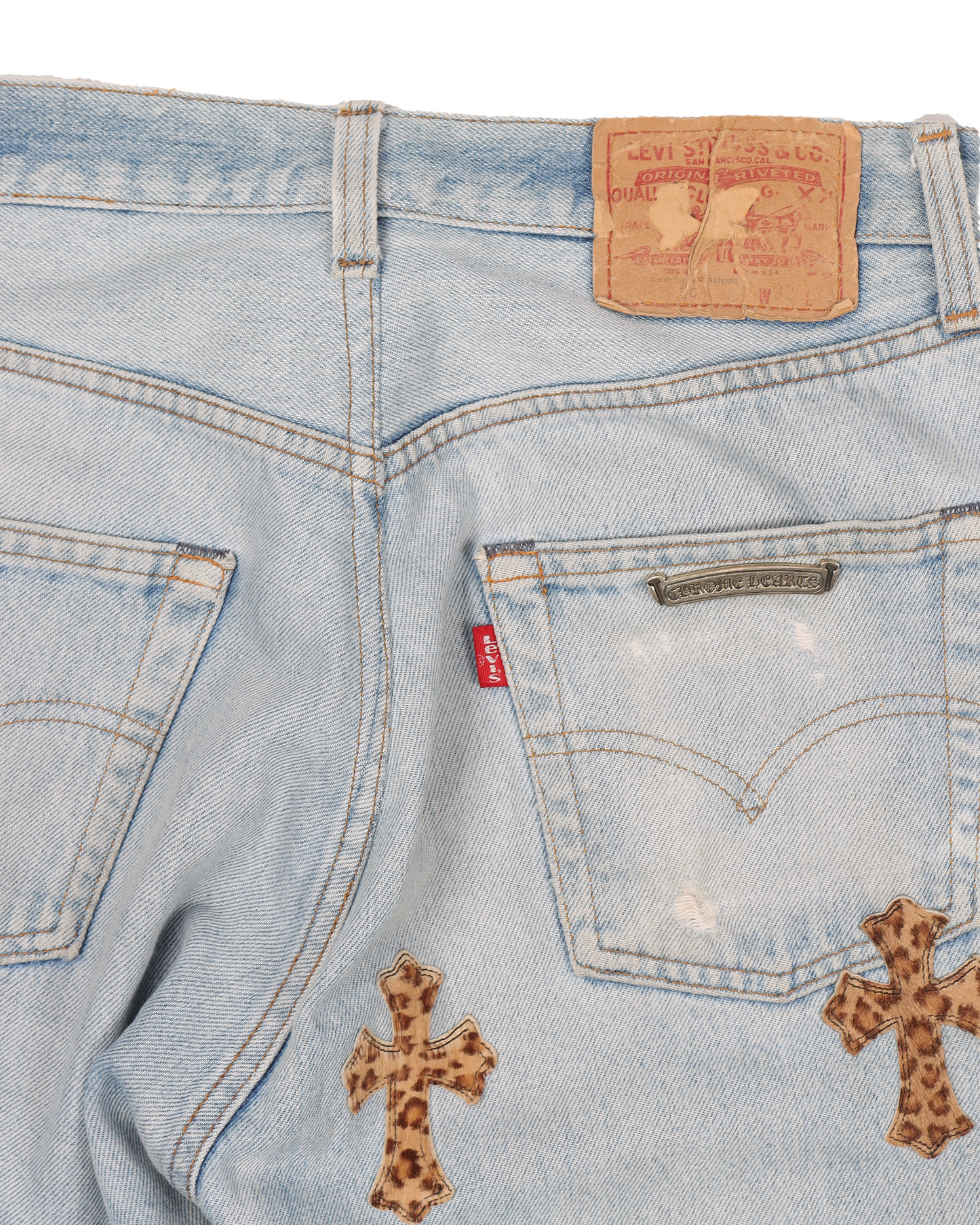 LEVI'S LEOPARD CROSS PATCH DENIM