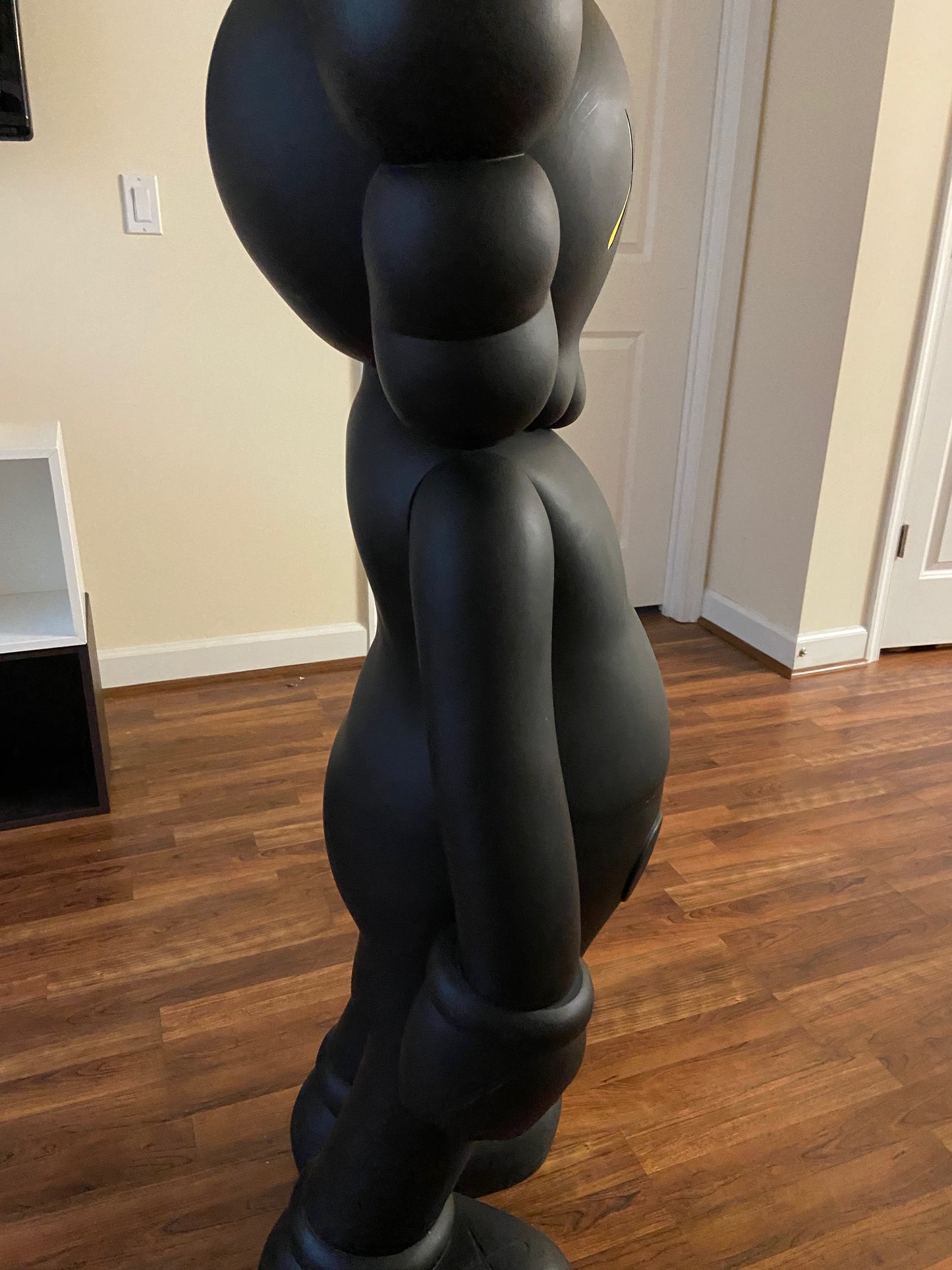 4 Foot Companion (Black)