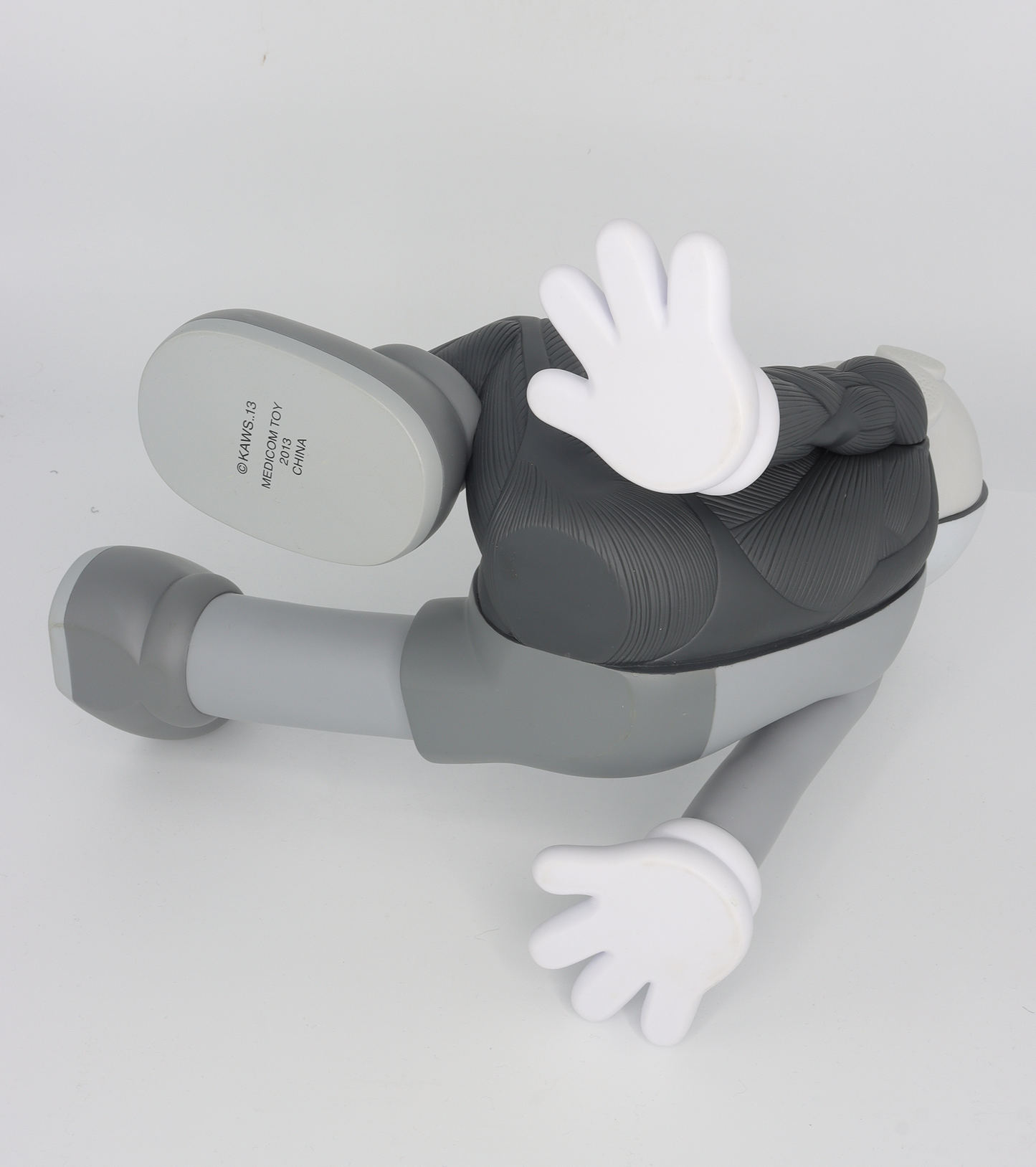 Resting Place Vinyl Figure - Grey (2013)