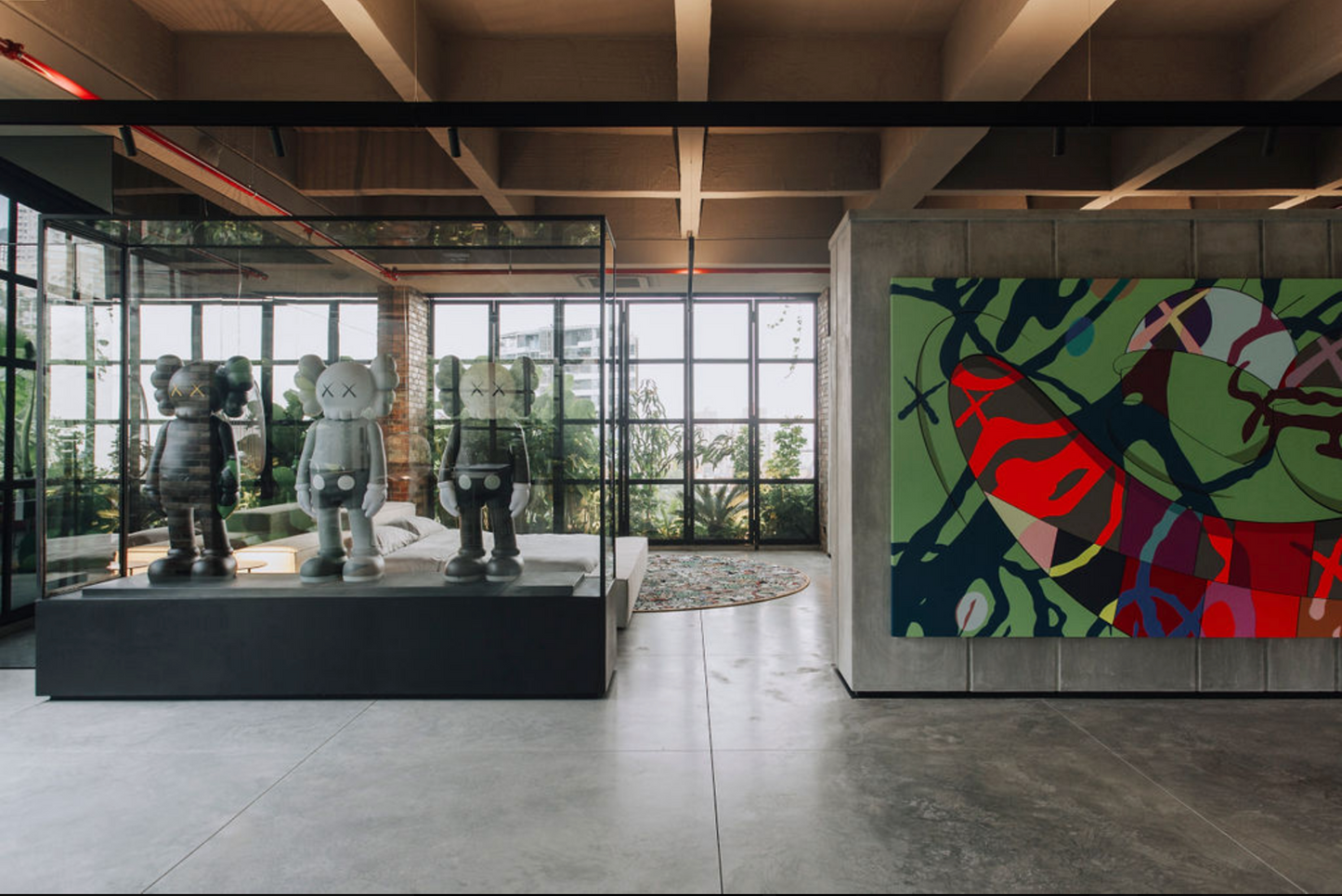 4 Foot Companion (Black)