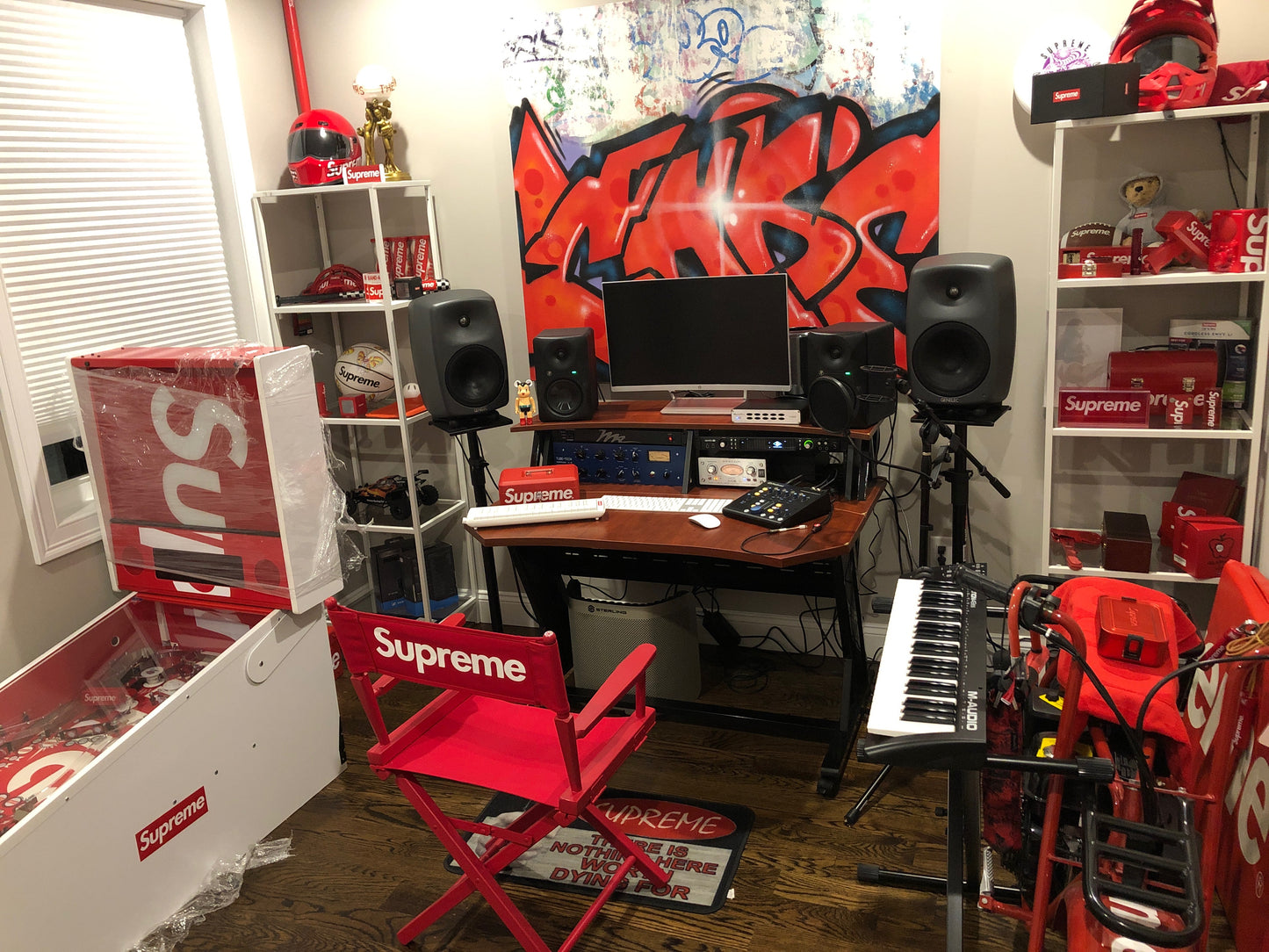 Supreme Stern Pinball Machine SS2018