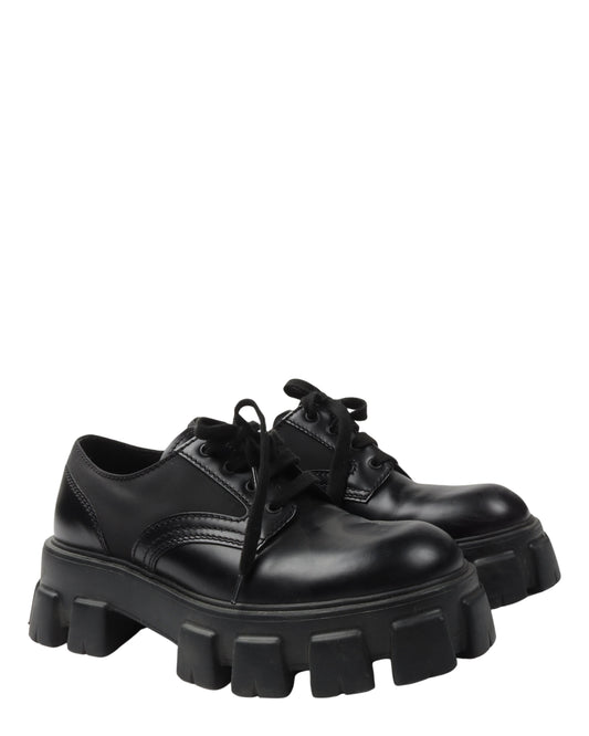 Monolith Brushed Leather Derby