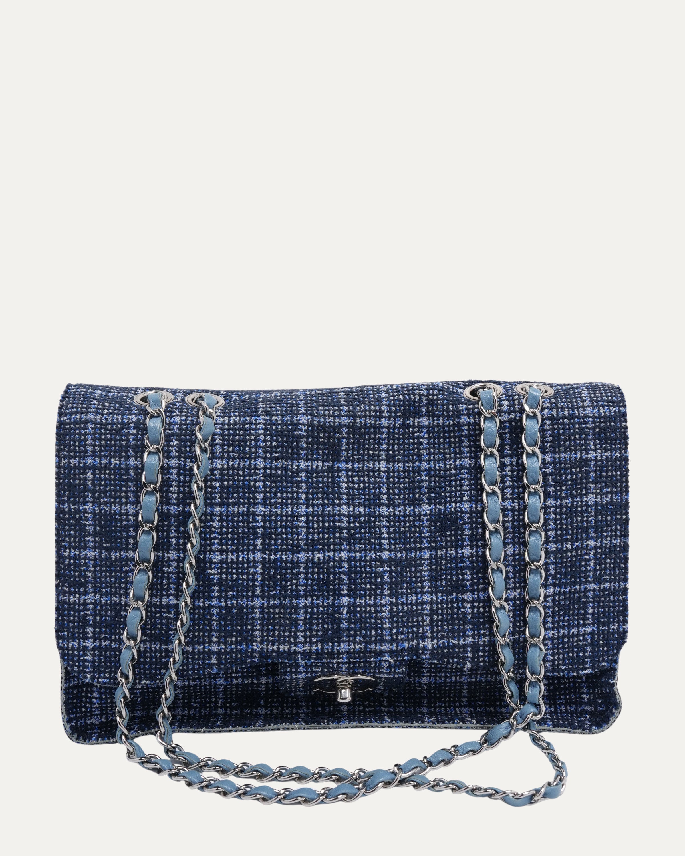 CHANEL ブルーキルティングバッグ Chanel Classic Single Flap Bag Perforated Jersey Jumbo Blue