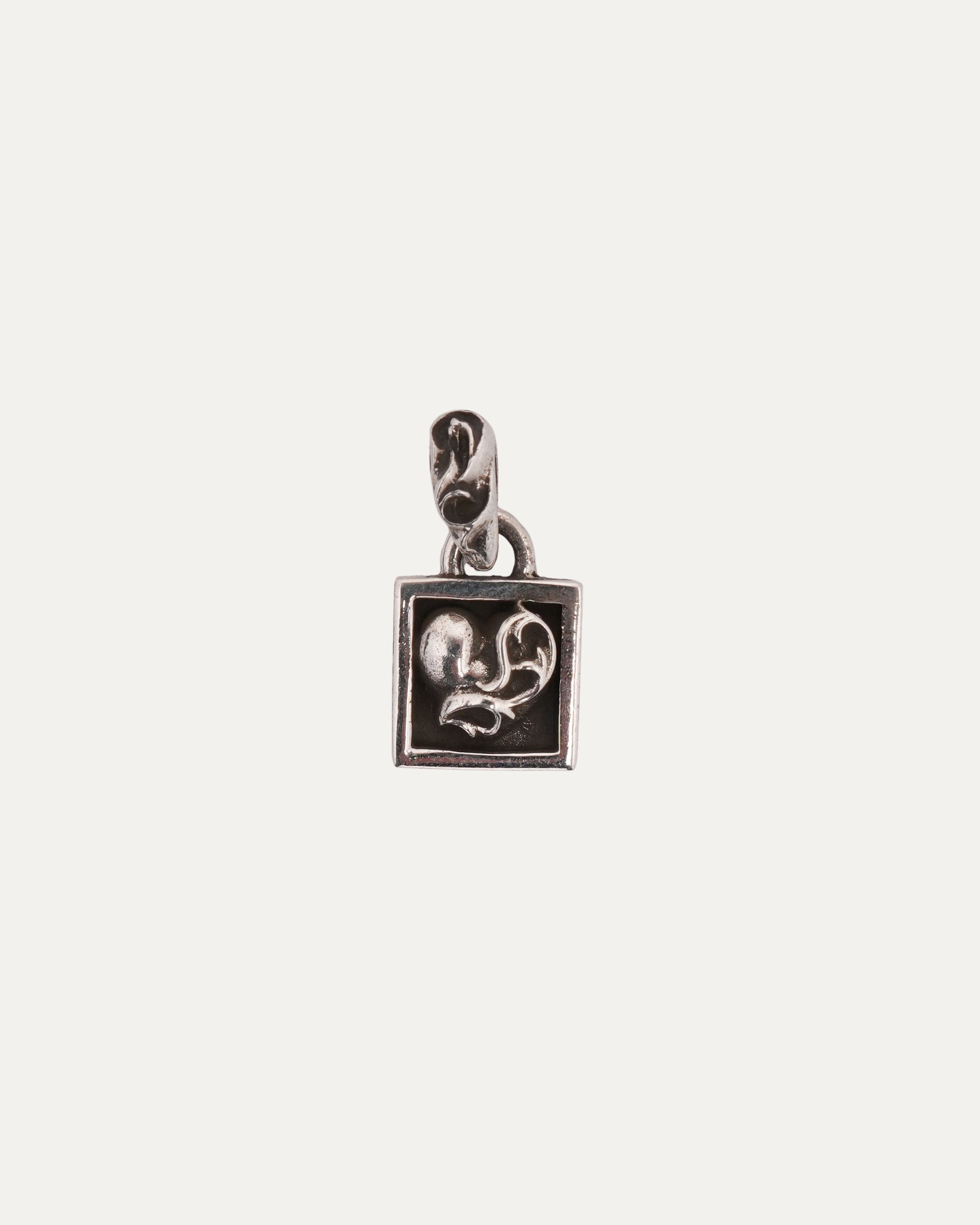 Chrome Hearts Framed Heart Pendant – JR Inc.