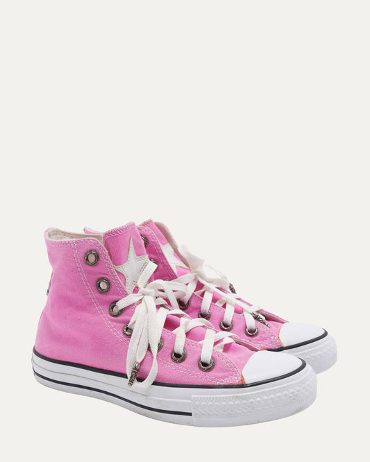 Star Patch Converse Chuck Taylor Sneakers