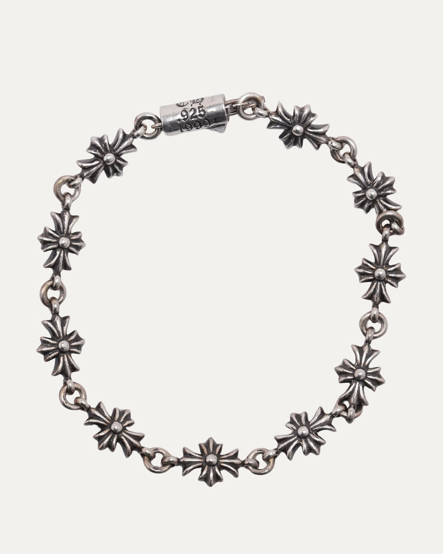 Tiny E Bracelet