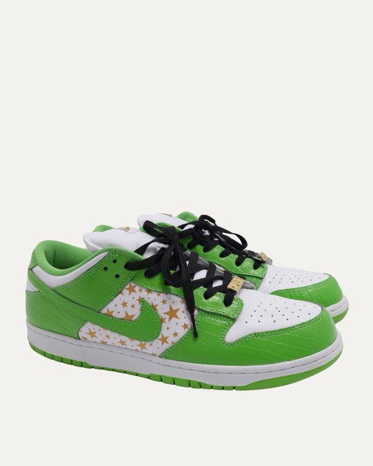 SB Dunk Low Supreme Stars