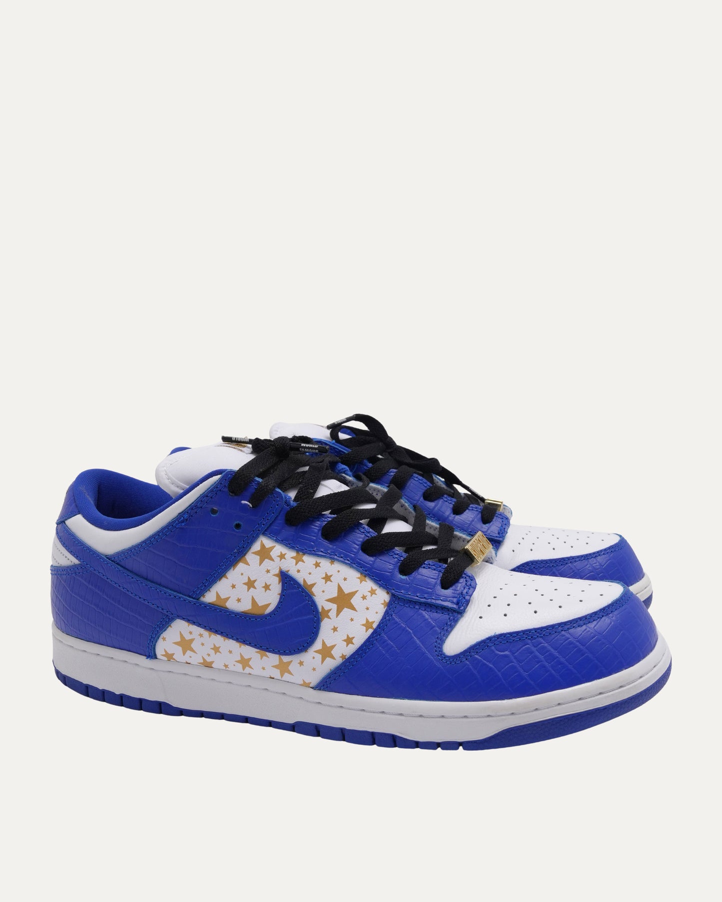 SB Dunk Low Supreme Stars