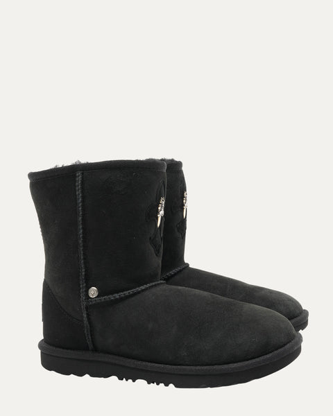 Chrome Hearts Uggs Dagger Embellished Fleur Patch Classic Boot