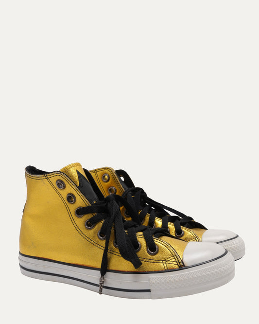 Leather Star Patch Chuck Taylor Sneakers