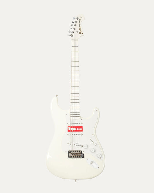 FW17 Fender Stratocaster Guitar w/ Case