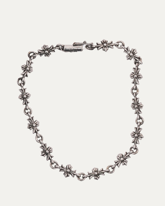 Tiny E Bracelet