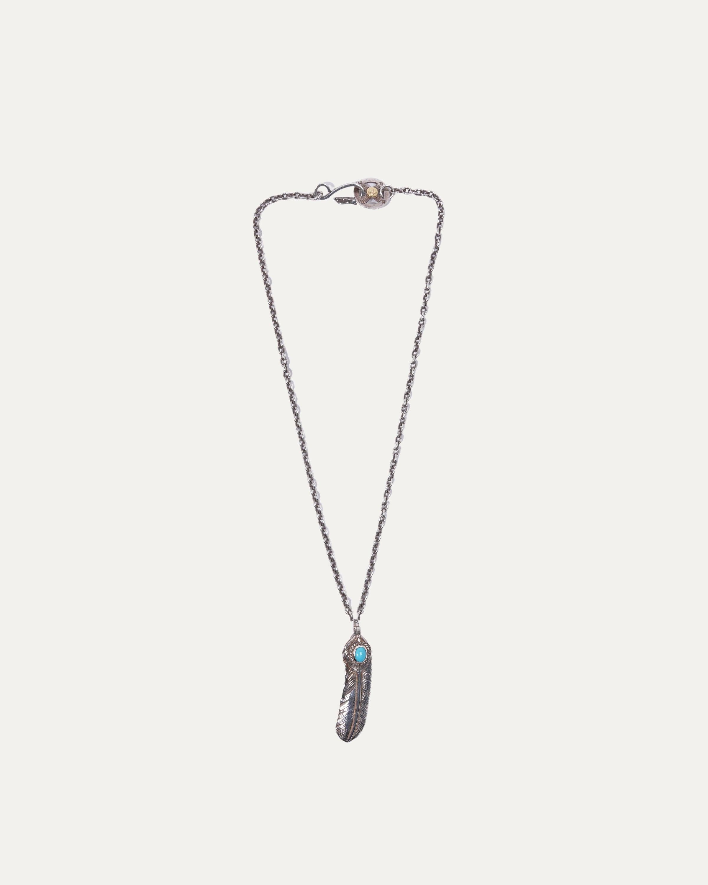 XL Turquoise Embellished Silver Rope Feather Facing Right On Round Chain With Wheel